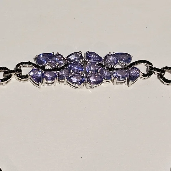 Elegant Silver and Purple Bracelet - Picture 4 of 5